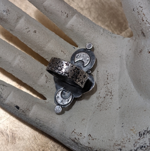 Sterling Aventurine Luna Moth & Moonstone Ring - Picture 5 of 9